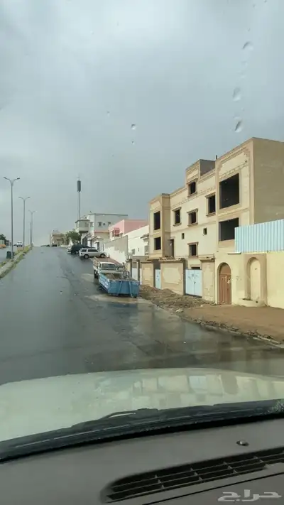 للبيع عماره مكونه من فلتين واربع شقق في حي السلام ابها 1