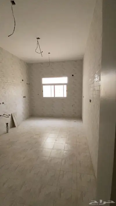 للبيع عماره مكونه من فلتين واربع شقق في حي السلام ابها 10