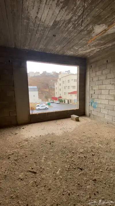 للبيع عماره مكونه من فلتين واربع شقق في حي السلام ابها 20