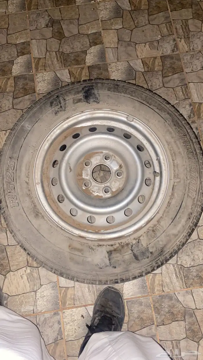 جنط مع كفر بلد اسبير 2009 ما فك من وكالته الجنط والكفر 0