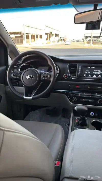 كرنفال كيا 2020ديزل مكينه 2200 ماشي 93الف 11راكب 0