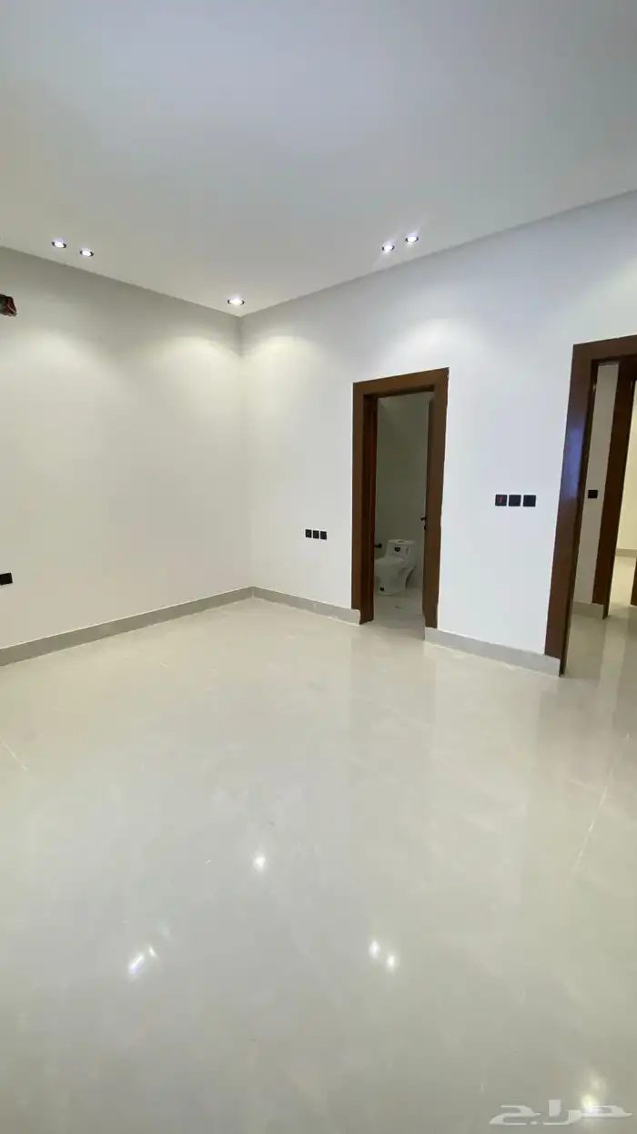 دور ارضي للبيع شارع 20 شرقي 13