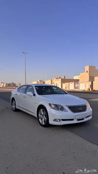 لكزس LS 460 لارج 1