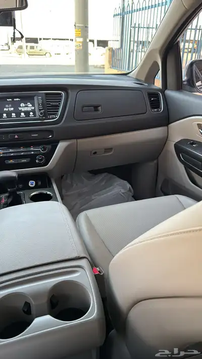 كرنفال كيا 2020ديزل مكينه 2200 ماشي 93الف 11راكب 2