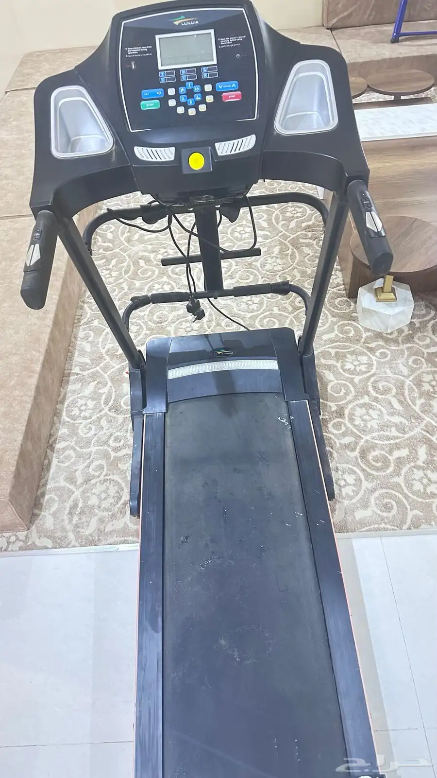 جهاز سير جيد جدا. وكرسي كنب مساج شبه جديد استخدام شهر 1
