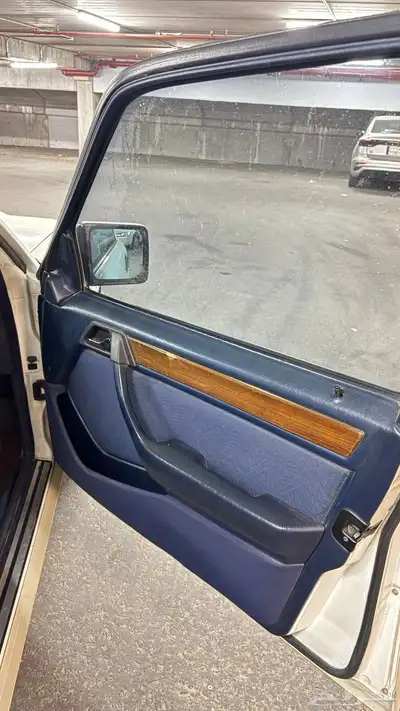 مرسيدس بنز E200 12