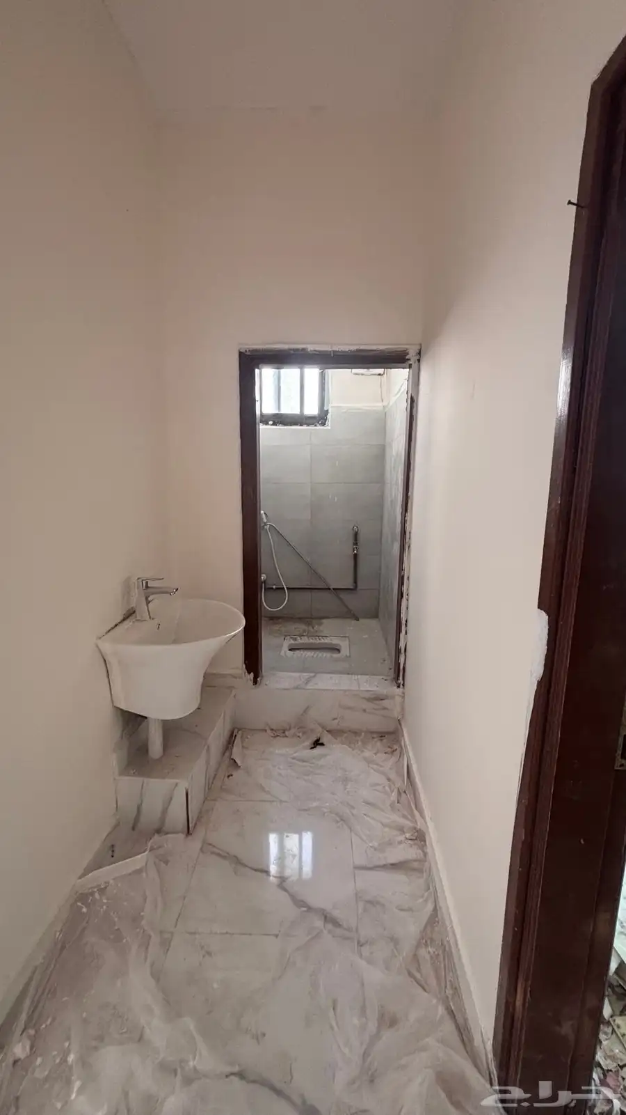 للبيع عمارة سكنية فيها ثلاث شقق بحي السادة 5