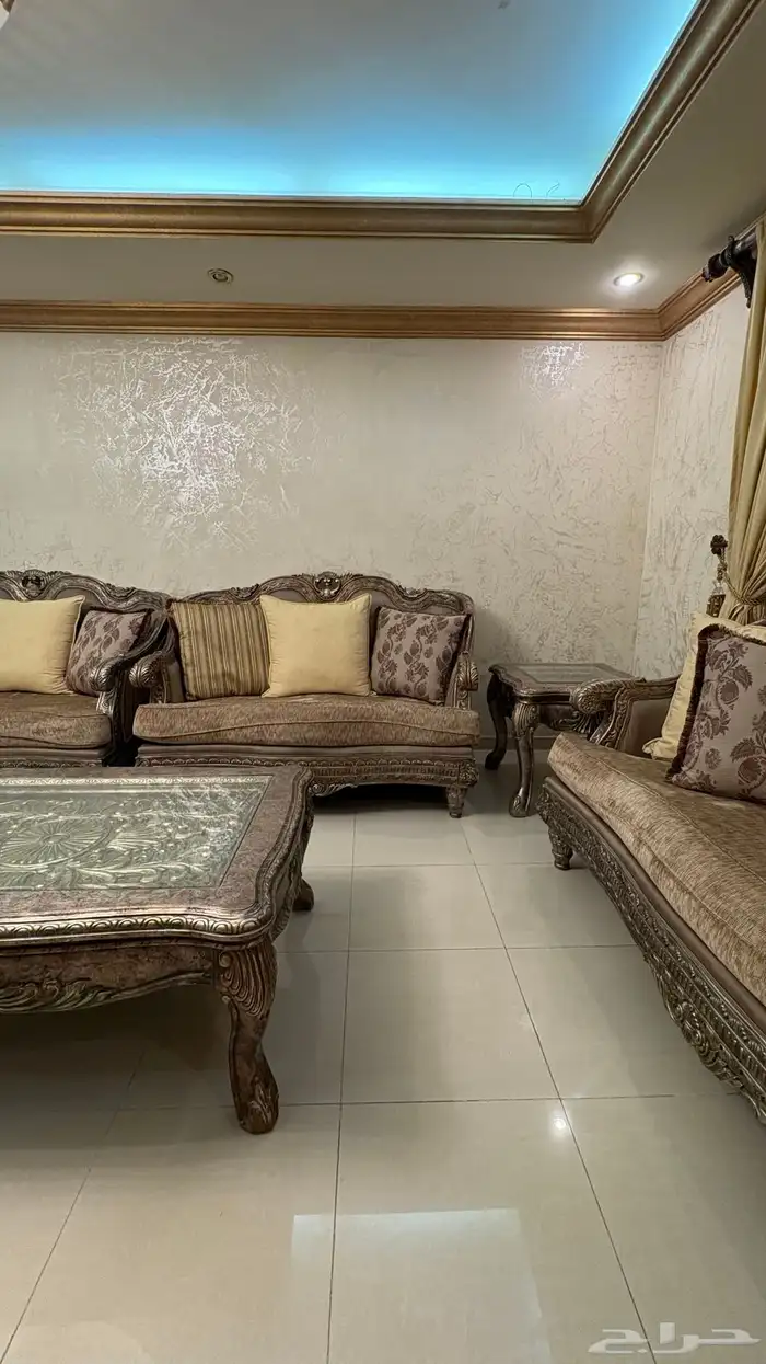 كنب وطاولات من المطلق بسعر مميز 7