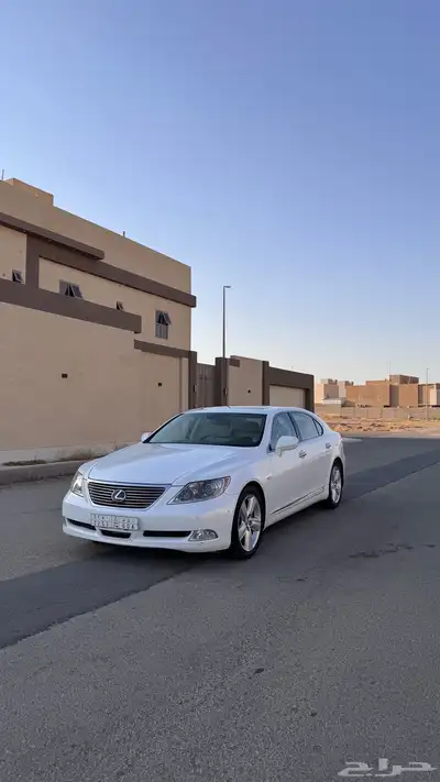 لكزس LS 460 لارج 0