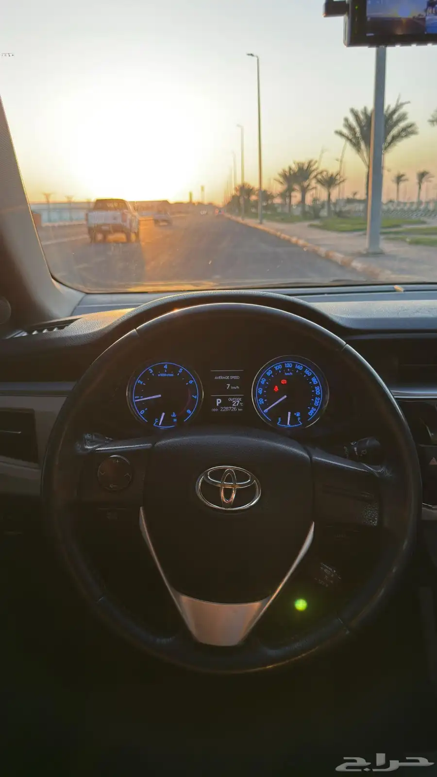 كرولا 2015 فل ما عدا الفتحه مكينه 1600 بصمه مفتاحين 7