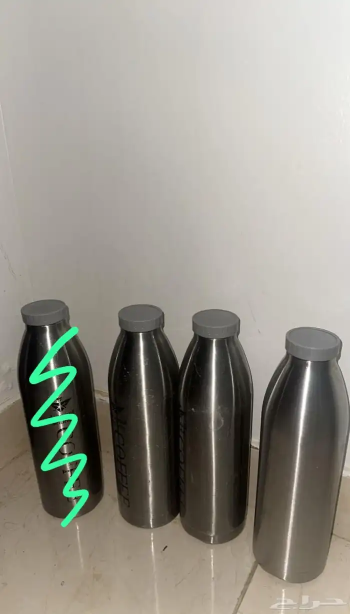 مطارات ماء أو قهوة كبيرة جد ا 0