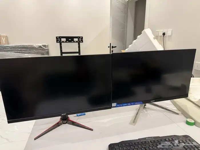 للبيع 3 شاشات قيمنق نظيفة جدا  (Philips - Acer - Curved Ultra 1