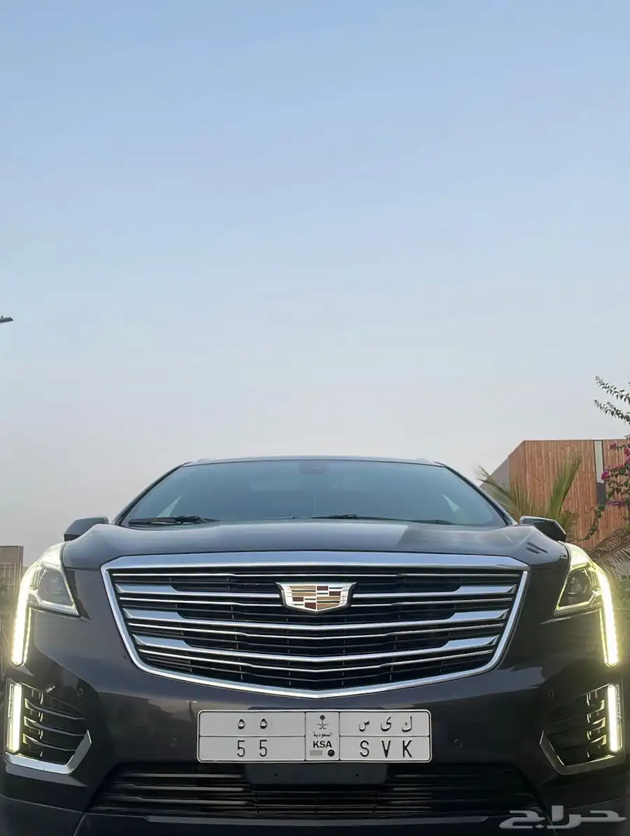 كاديلاك XT5 سعودي نظيف 2