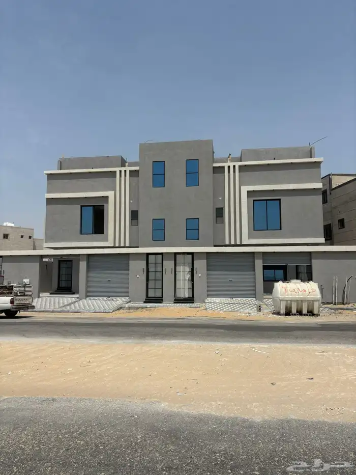 شقق دبلكسيه دورين وسطح مدخل خاص 0