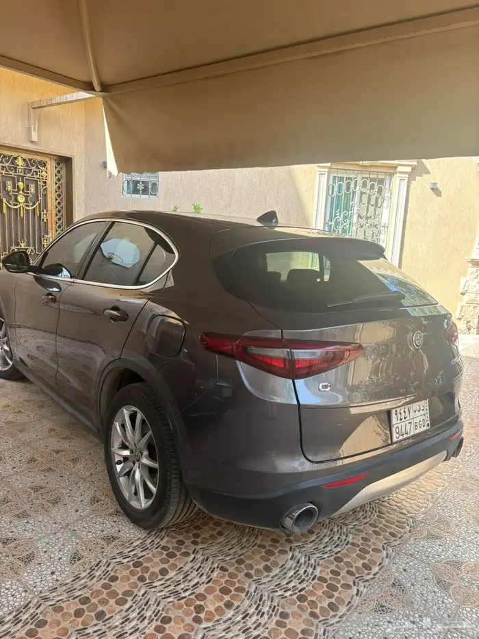 الفا روميو ستلفيو 2018 0