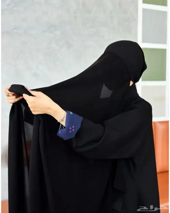 طقم طرحة قطعتين أنيق وجديد بسعر مميز 0