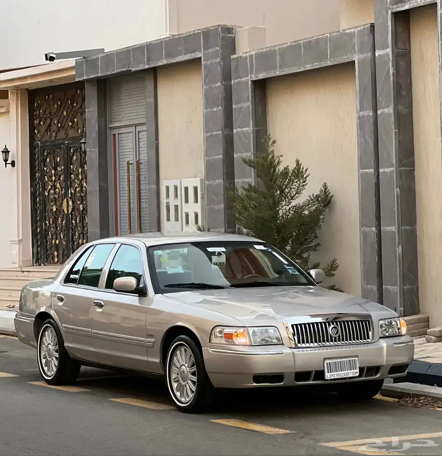 فورد جراند ماركيز 2010 5