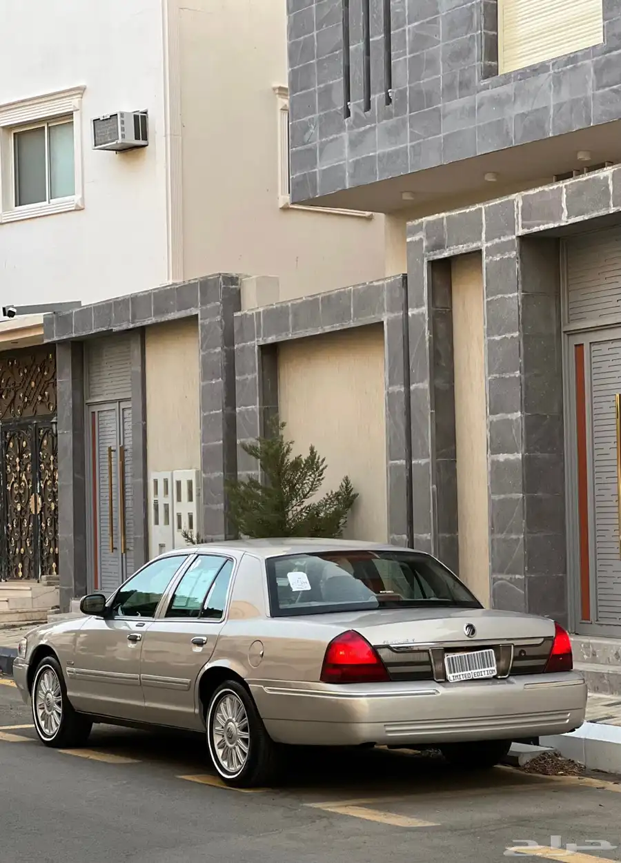 فورد جراند ماركيز 2010 2