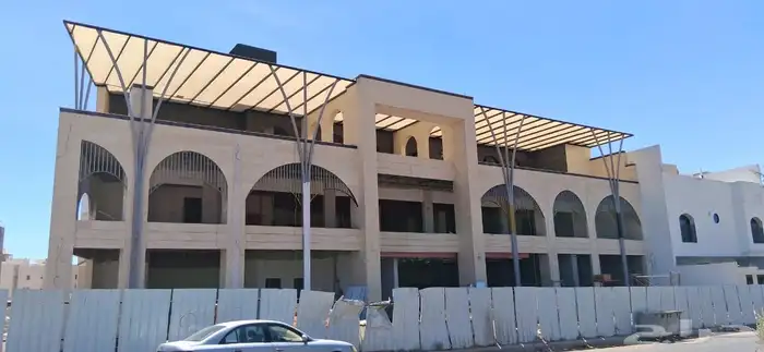 محل تجاري بإطلالة على وادي قناة 2