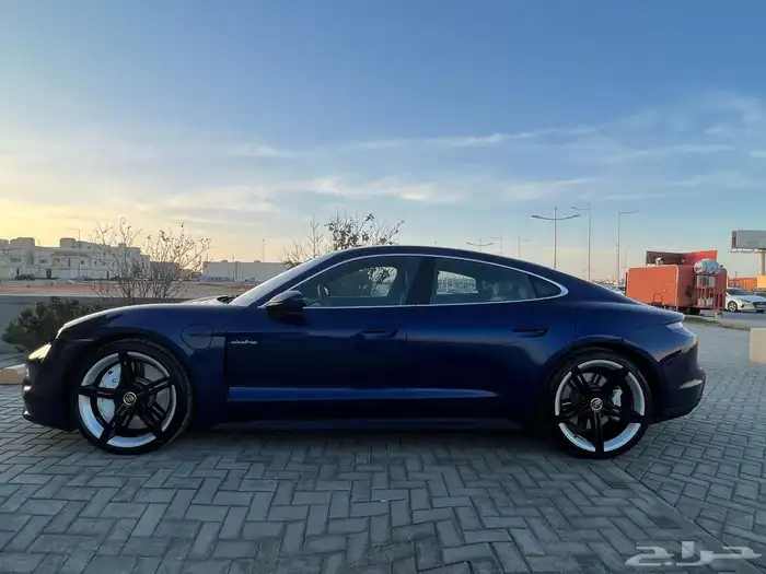 بورش تايكان 2022 4