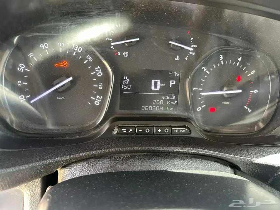 بيجو اكسبيرت 2020 بمحرك ديزل(للبيع كاش) السعر على السوم 5