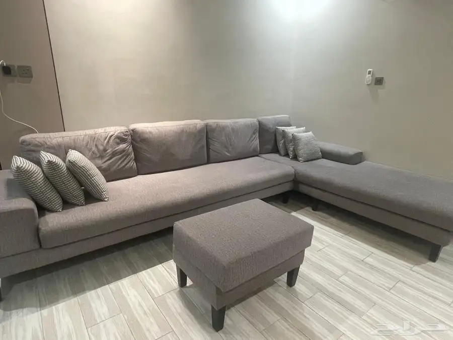 كنب صالة زاوية يمين حرف L للبيع مع ملحقاته 3