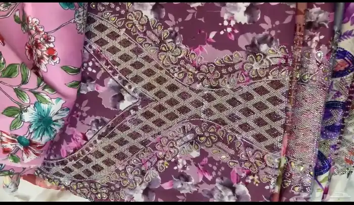 ساعات نسائية مطليه بالذهب ومخاويير امراتيه 25