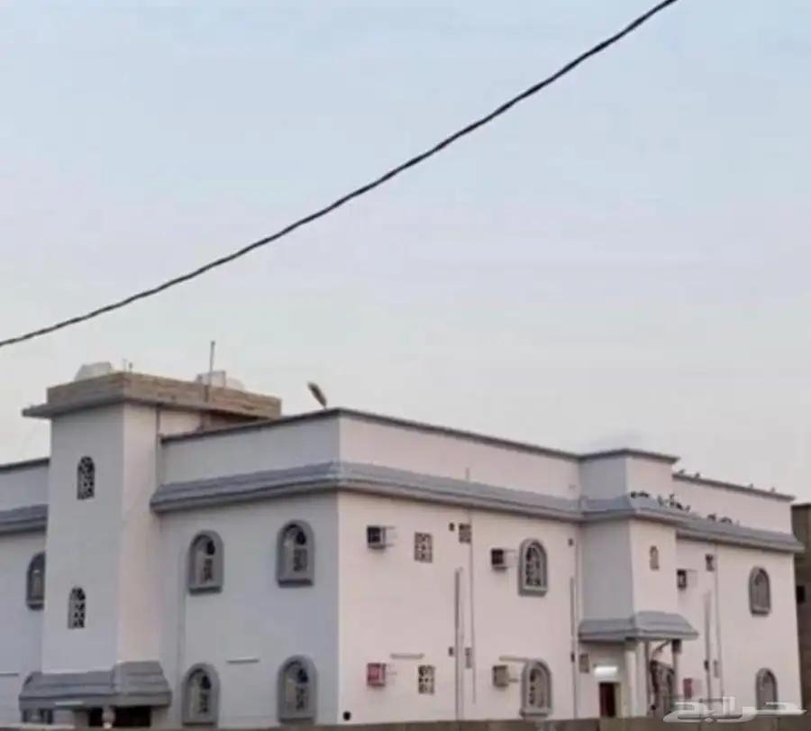 عماره مكونه من 4 شقق مؤجره بجيزان - ضمد 0