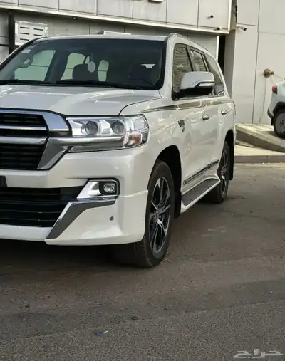 لاندكروزر 2021 VXE محول VXR 18