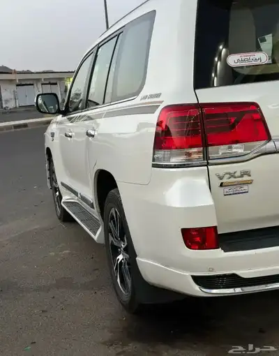 لاندكروزر 2021 VXE محول VXR 20