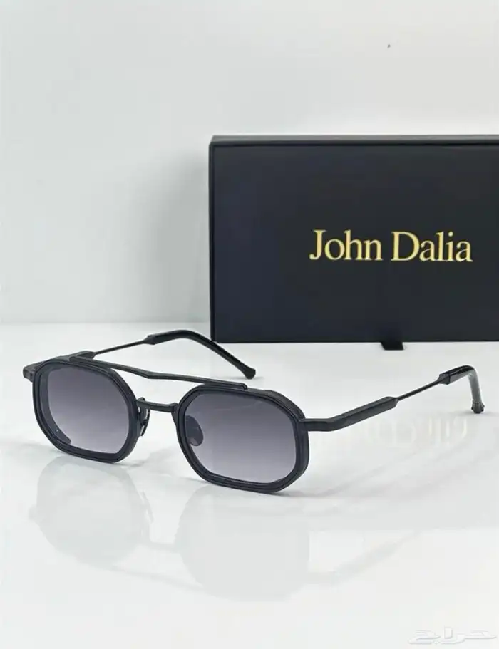 نظارات شمسية أحدث إطلالات john Dalia 1