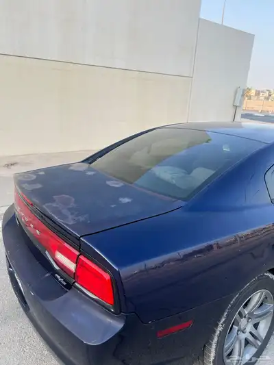 للبيع تشارجر 2014 v8 2