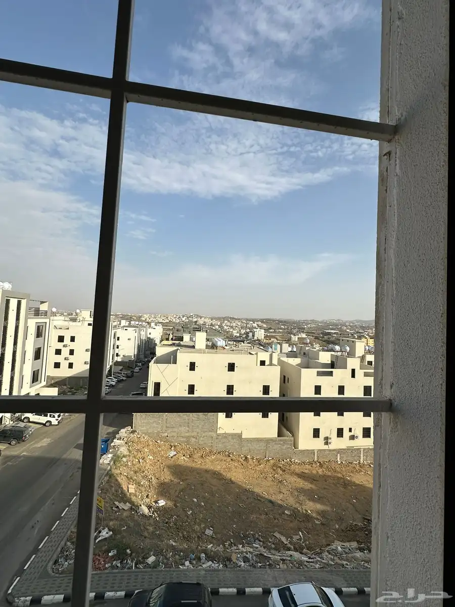 للبيع شقق نظام ادوار بالقرب من المطار - حي الروابي 6