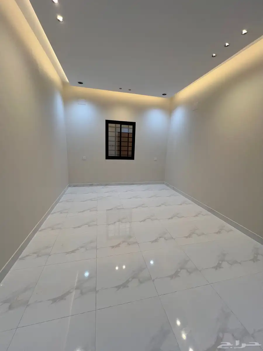 للبيع ادوار ارضيه مساحه 350 م حى النور طريق الثمانين 10