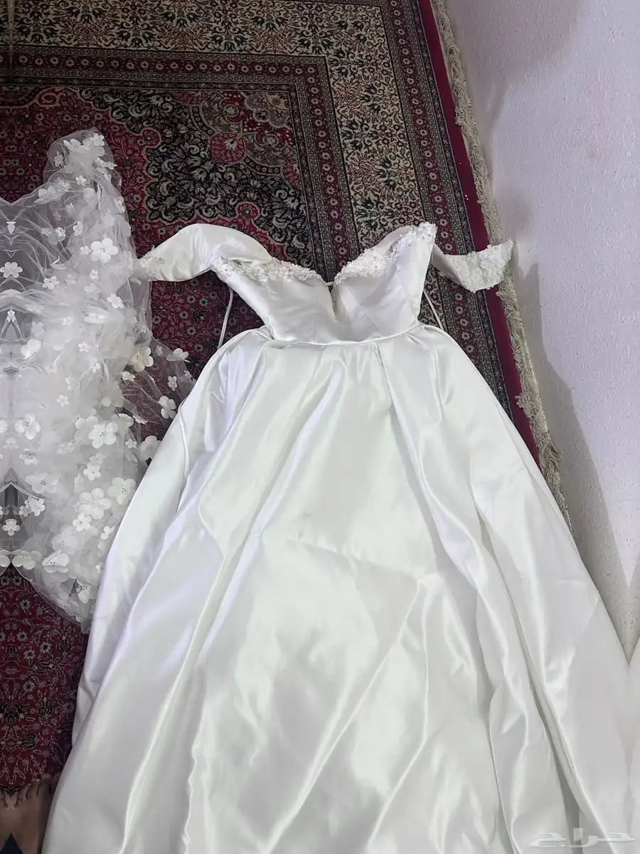 فستان زفاف و عربية ملكة نظيفة مستعجل البيع 2