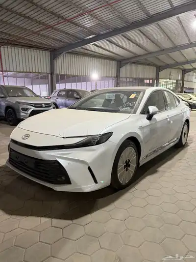 تويوتا كامري LE هايبرد 2025 1