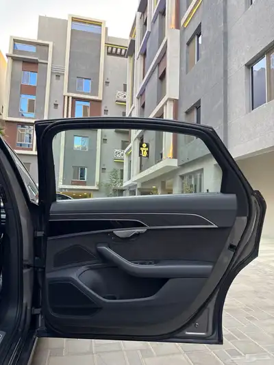 Audi A8 s line 2018 مخزن 24