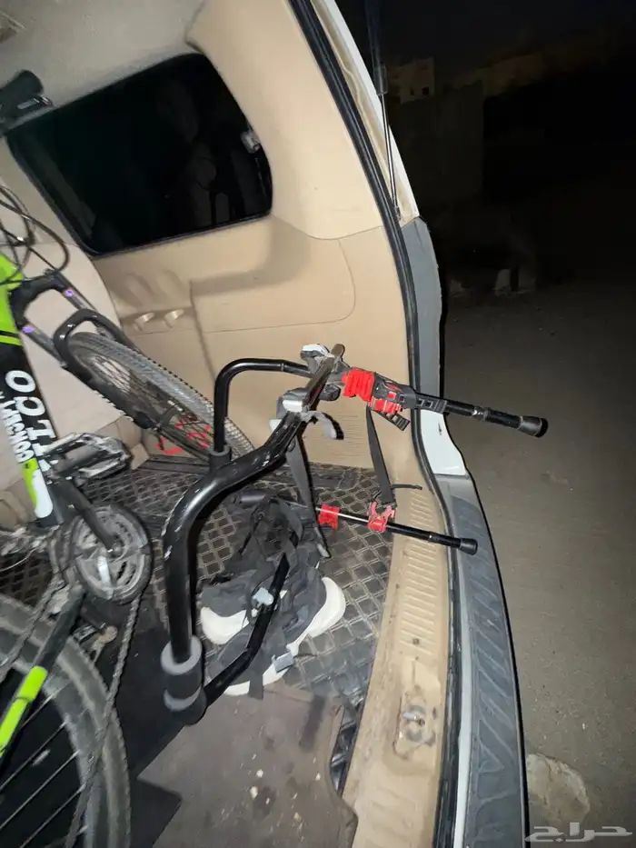 قاعدة دراجة للسيارة 1