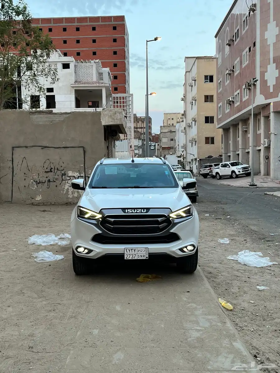 ايسوزو MUX موديل 24 ماشي 27 الف اخو الجديد بدون دبل 0