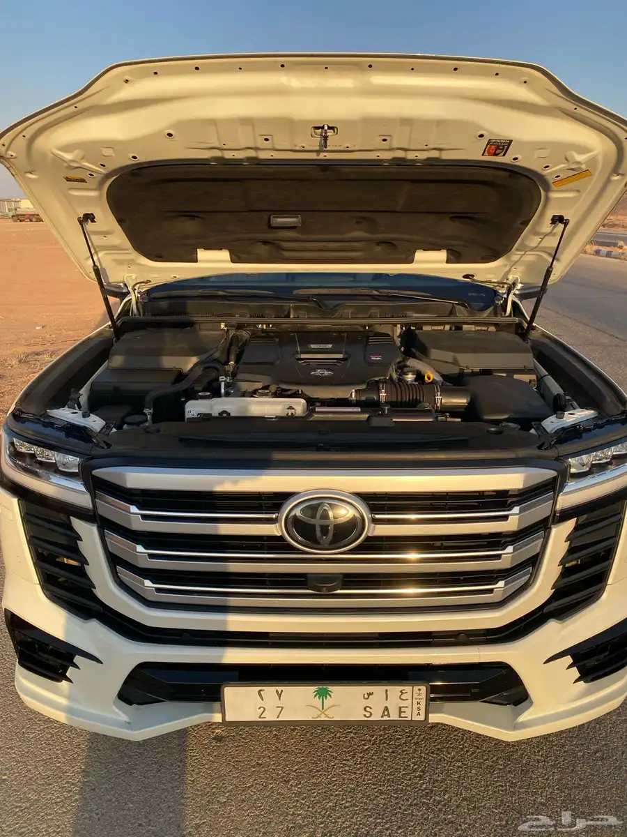 جيب لاند كروزر vxr 2023 23