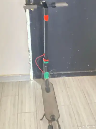 سكوتر شبه جديد استخدام 4 أيام فيه مسجل بس ماعرف اشغله 1