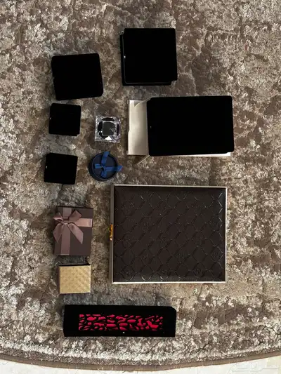 علب مجوهرات شبه جديده 0