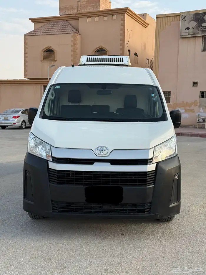 تويوتا هايس سقف عالي 2022 1