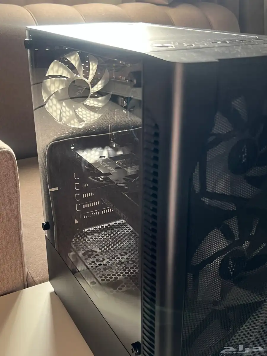 جهاز pc بدون الشاشه لالعاب جديد استعمال شهرين 0