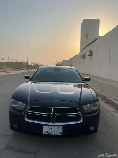 للبيع تشارجر 2014 v8 0