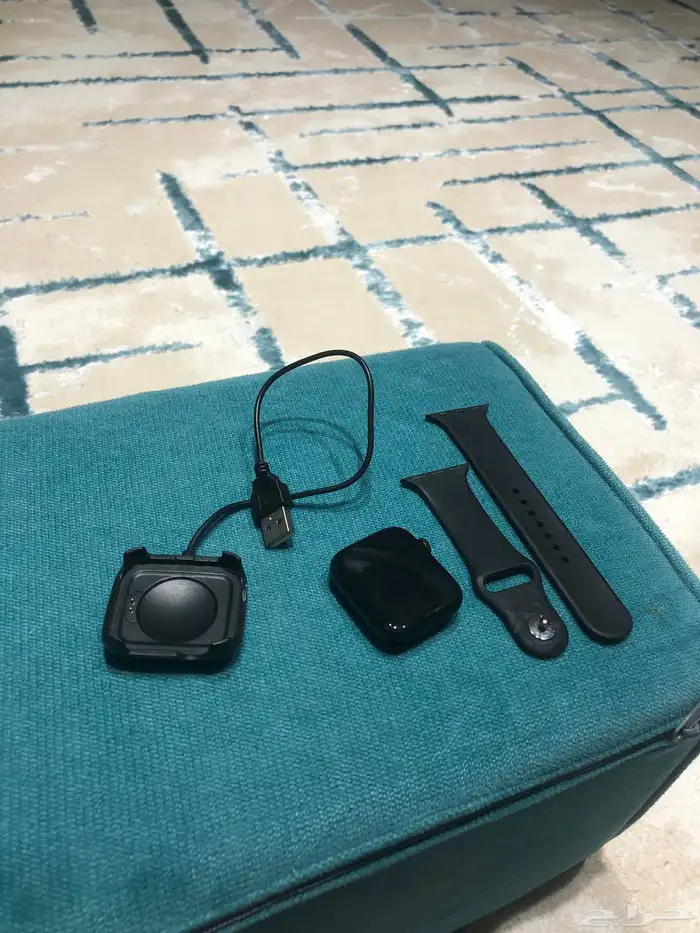 ساعه ذكيه فيها ميزات واحد 0