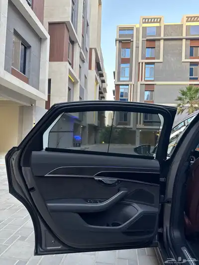 Audi A8 s line 2018 مخزن 25