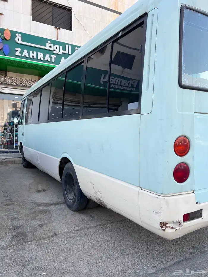 باص متسوبيشي روزا 4