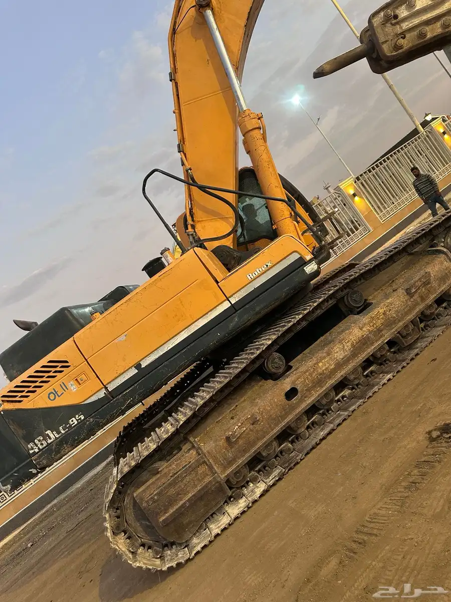 للبيع بوكلين هونداي مقاس 480 LC95 موديل 2014 3