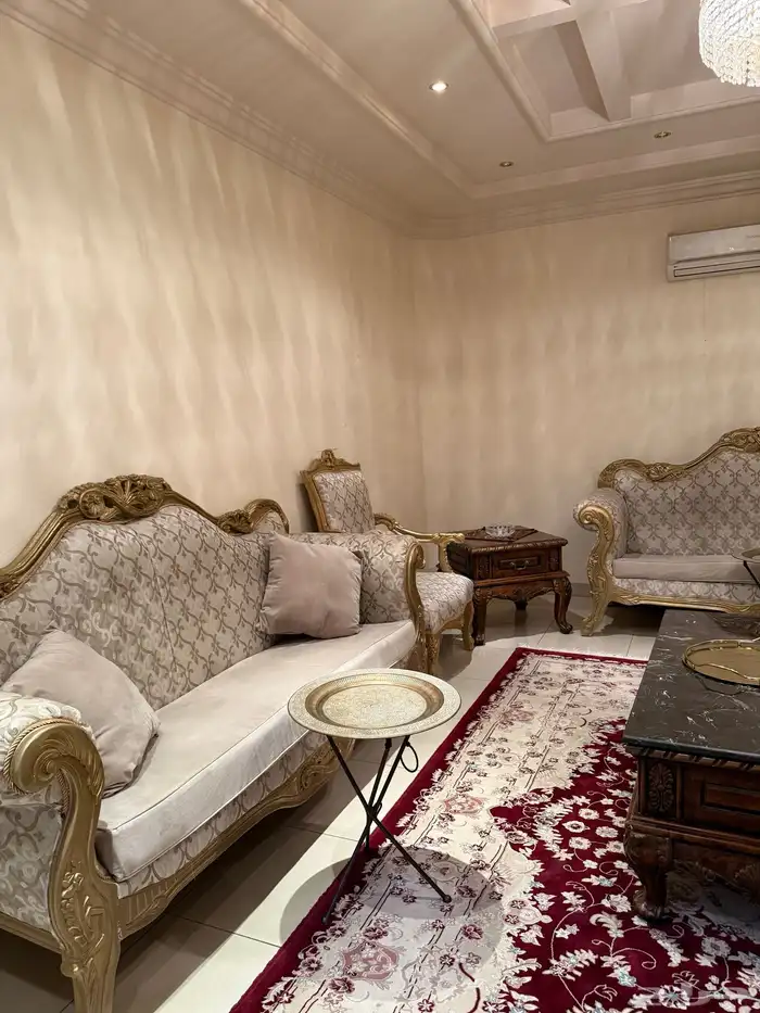 كنب للبيع ب700 ريال 2